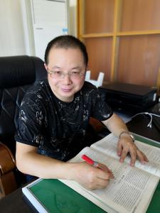 莫国冰 双十佳教师、骨干教师