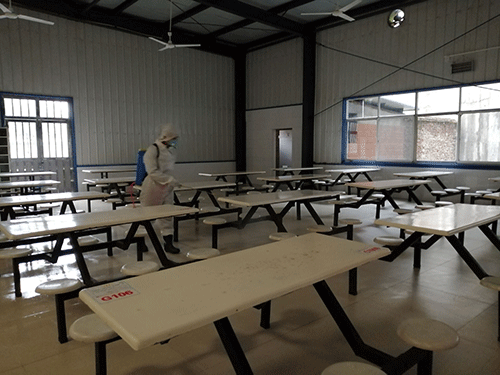 市教育局检查我校开学准备工作