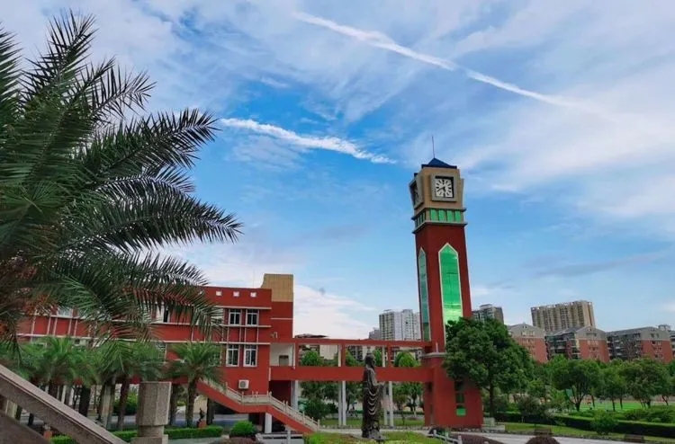 备战高考，成就梦想——衡阳市八中教育集团船山英文学校高中部2021届高三第一次家长会