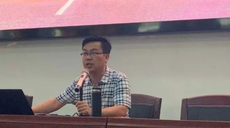 备战高考，成就梦想——衡阳市八中教育集团船山英文学校高中部2021届高三第一次家长会