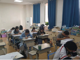 以考促教，教学相长 ——衡阳市船山英文学校高中部举行“师生同考”活动