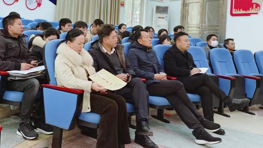 名师交流启智慧，课改研讨促提升——衡阳市船山英文学校高中部特邀顺德一中袁勇老师来校举办讲座