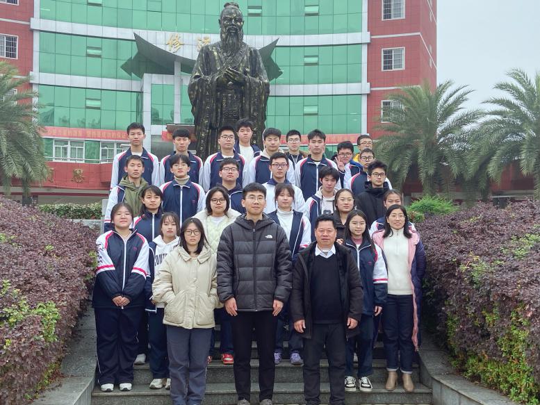 博士进校园，交流拓新知 ——衡阳市船山英文学校高中部邀哈佛大学李预立博士入校交流