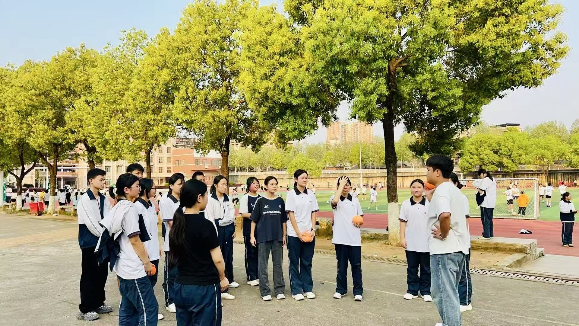 精准针对性训练 AI赋能健康成长 ——我校依托智慧操场开展初三年级体育专项训练活动